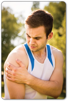 Use ice and heat to deal with your rotator cuff tear.